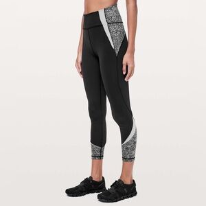 EUC - Lululemon In Movement Tight 25" - Everlux